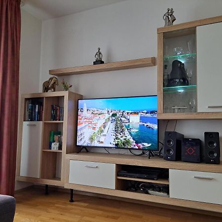 Mariposa, Apartment With Balcony, Private Parking In The Garage, Near The Biggest Shopping Center Mall Of 스플리트 외부 사진