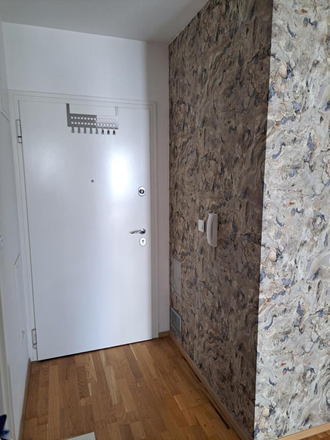 Mariposa, Apartment With Balcony, Private Parking In The Garage, Near The Biggest Shopping Center Mall Of 스플리트 외부 사진