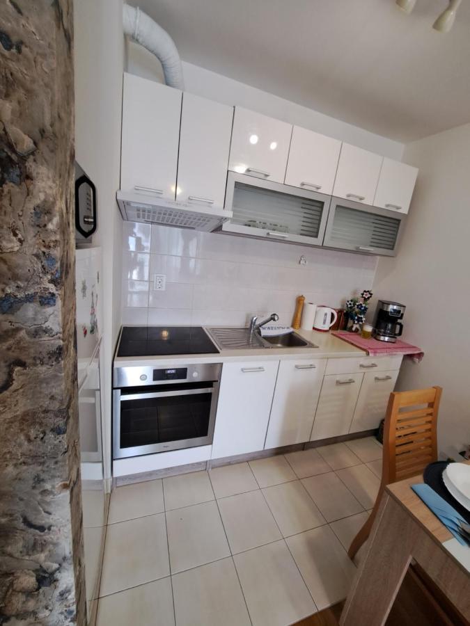Mariposa, Apartment With Balcony, Private Parking In The Garage, Near The Biggest Shopping Center Mall Of 스플리트 외부 사진