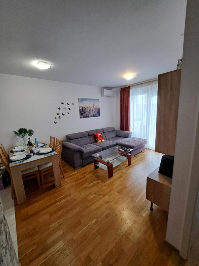 Mariposa, Apartment With Balcony, Private Parking In The Garage, Near The Biggest Shopping Center Mall Of 스플리트 외부 사진