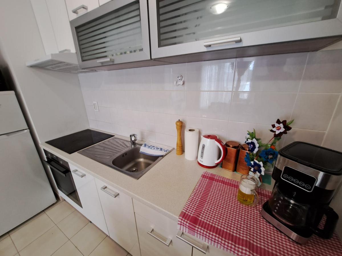 Mariposa, Apartment With Balcony, Private Parking In The Garage, Near The Biggest Shopping Center Mall Of 스플리트 외부 사진