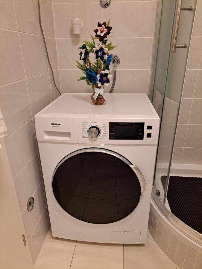 Mariposa, Apartment With Balcony, Private Parking In The Garage, Near The Biggest Shopping Center Mall Of 스플리트 외부 사진